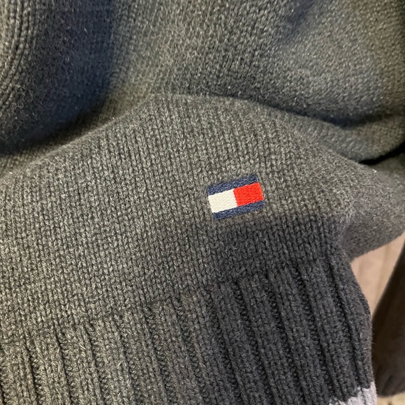 Sweater - Picture 4 of 6